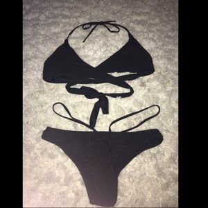 Black strapy bikini